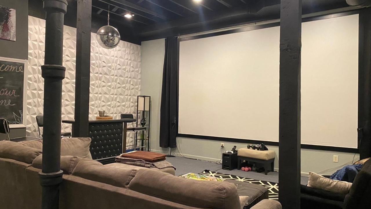 160Inch Home Movie Theater- Great For Movie Night! Omaha Bagian luar foto